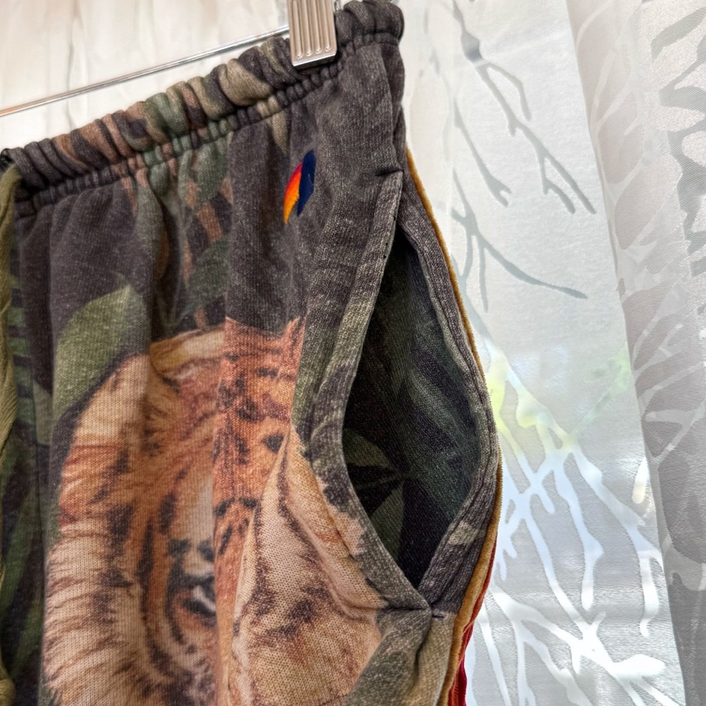 AVIATOR NATION GREEN ORANGE TIGER JUNGLE PRINT DRAWSTRING WAIST 5 STRIPE SHORTS - Picture 7 of 16